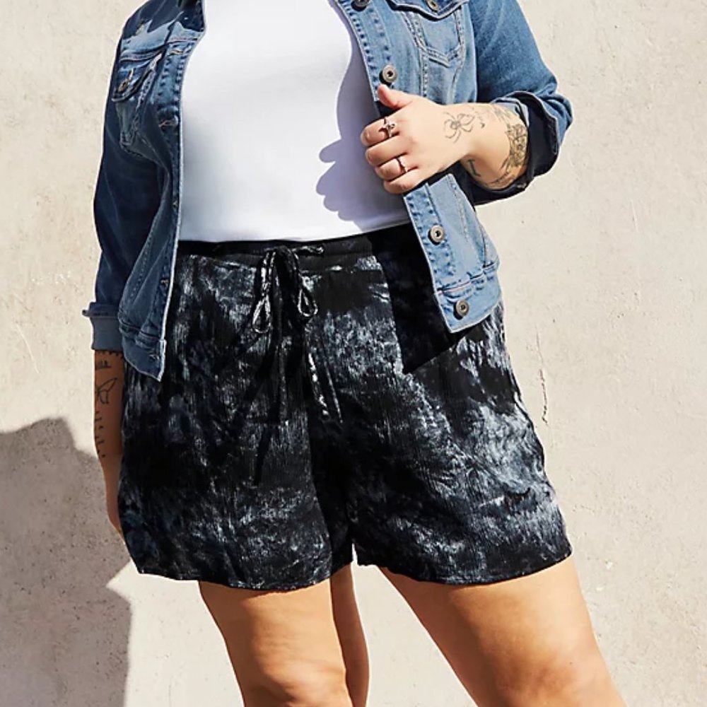 Torrid Black Tie-Dye Crinkle Gauze Short